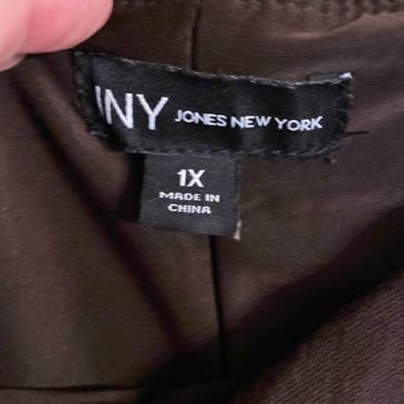 Size 16, has small lace detailing on bottom of legs. - Picture 2 of 2